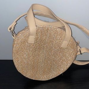 No Boundaries straw crossbody